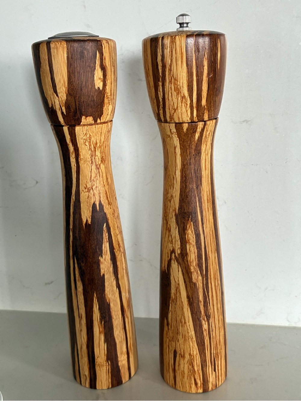 Vintage ( before 2007) Wood Grain Salt and Pepper Mill Set